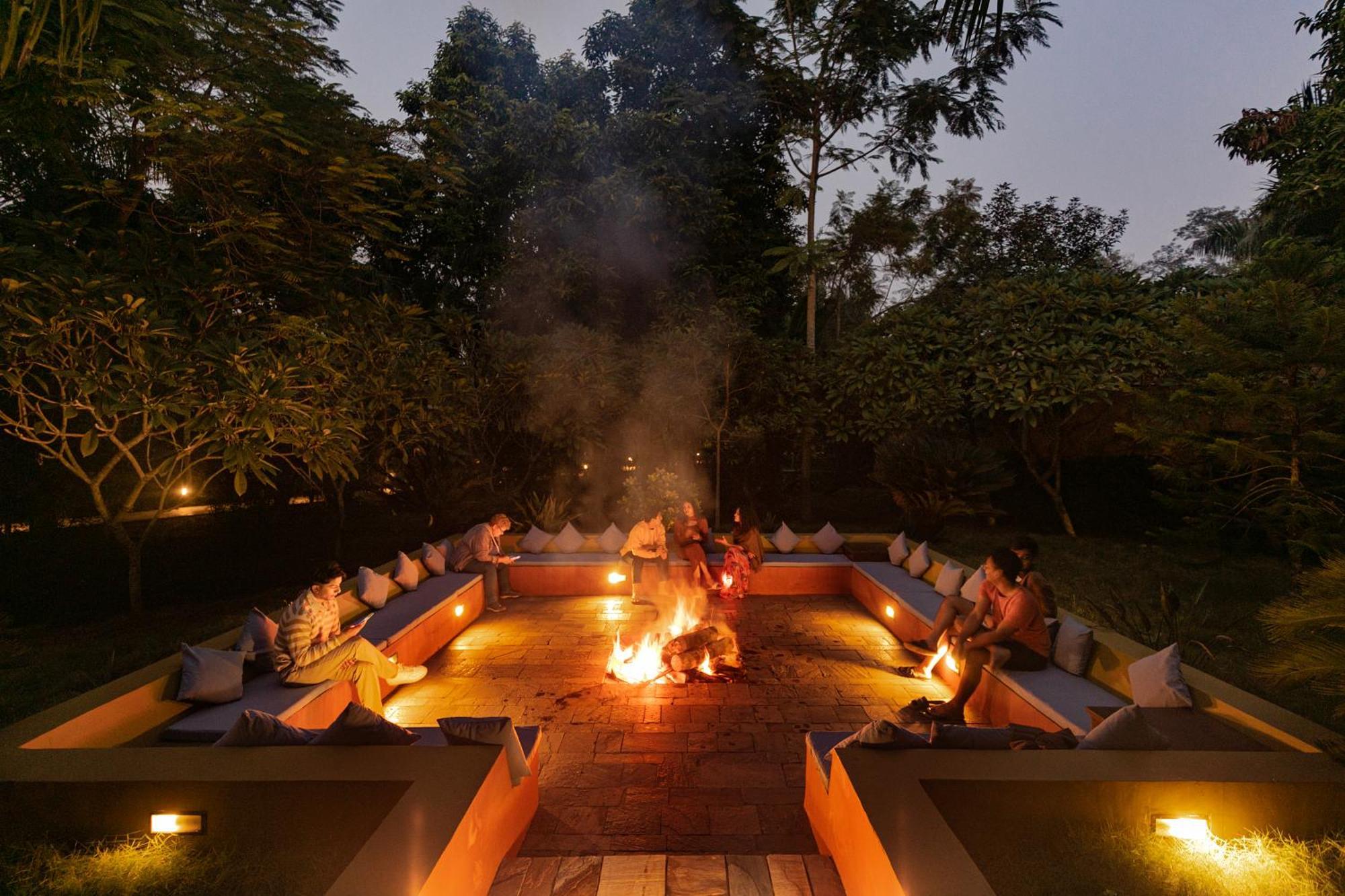 Hotel Kasara Chitwan Patlahara Esterno foto